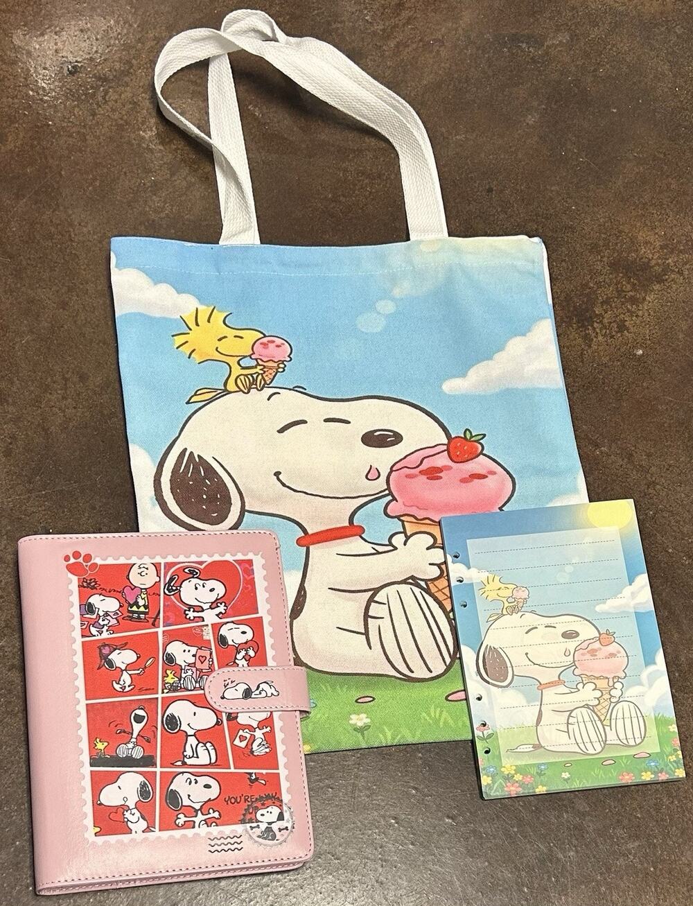 Peanuts Snoopy A5 Binder w/ matching paper and tote bag.